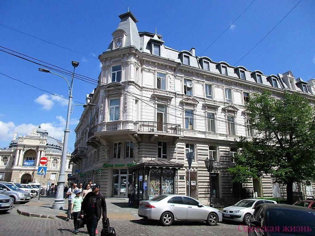 Art Apartments On Deribasobskaya Odesa Exterior photo